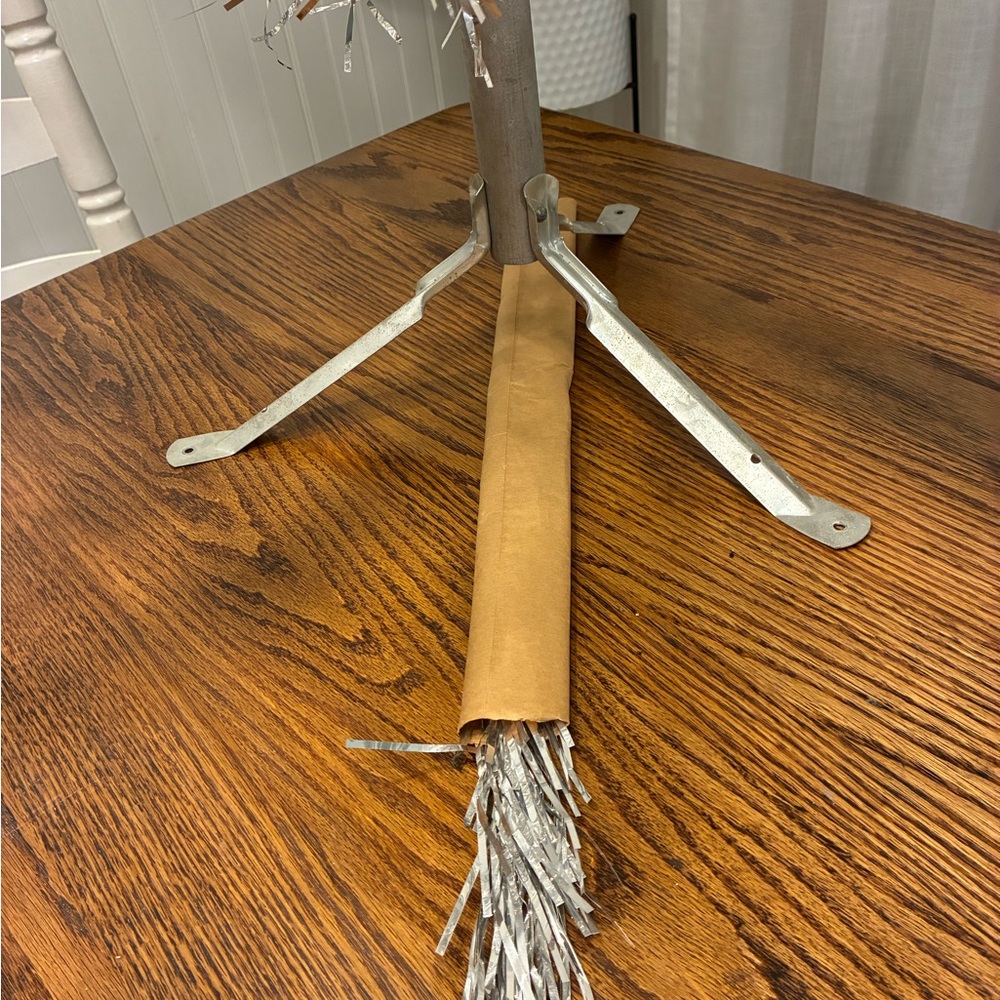 Vintage Aluminum Christmas Tree - Picture 10 of 15